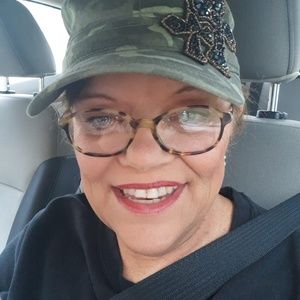 Meet your Posher, Lynda